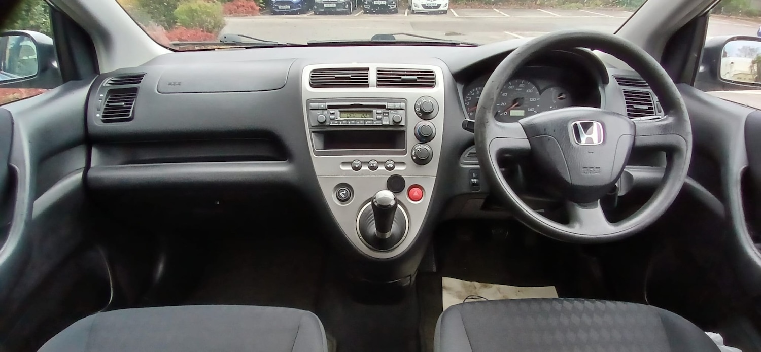 Used Honda Civic 2002 for sale - 76845915: Photo 15