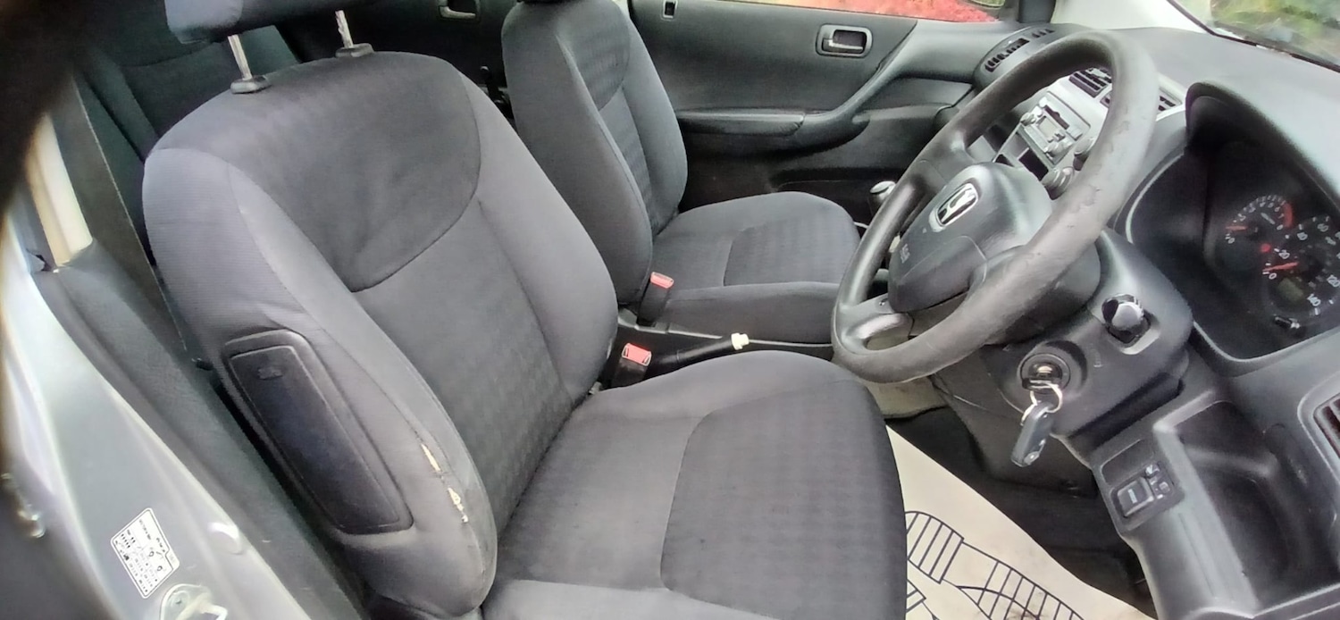 Used Honda Civic 2002 for sale - 76845915: Photo 16