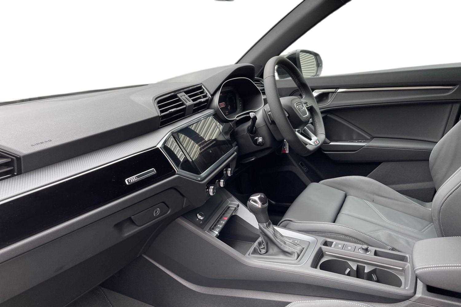 Used Audi Q3 2025 for sale - 76170158: Photo 2