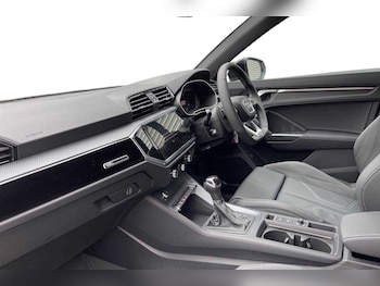 Used Audi Q3 2025 for sale - 76170158: Photo 2