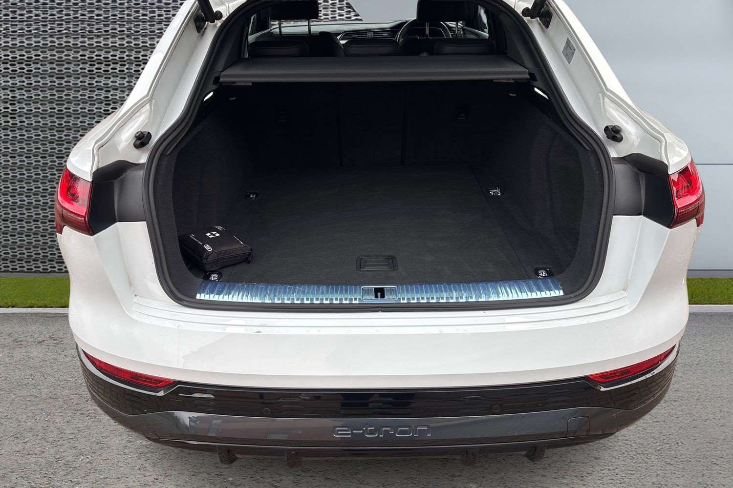 Used Audi Q8 2023 for sale - 78077082: Photo 14