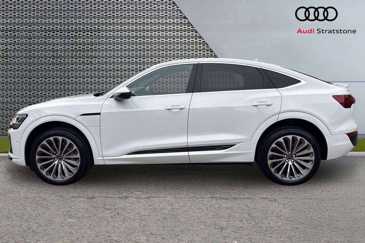 Used Audi Q8 2023 for sale - 78077082: Photo 8