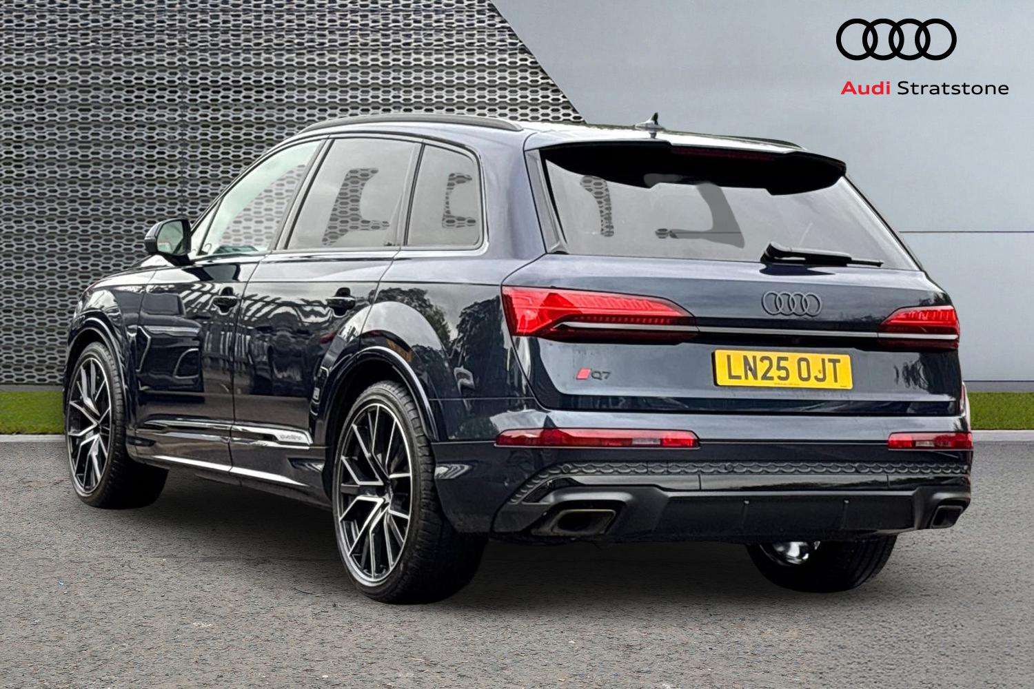 Used Audi Q7 2025 for sale - 76141647: Photo 3
