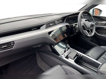 Used Audi Q8 2023 for sale - 79028212: Photo