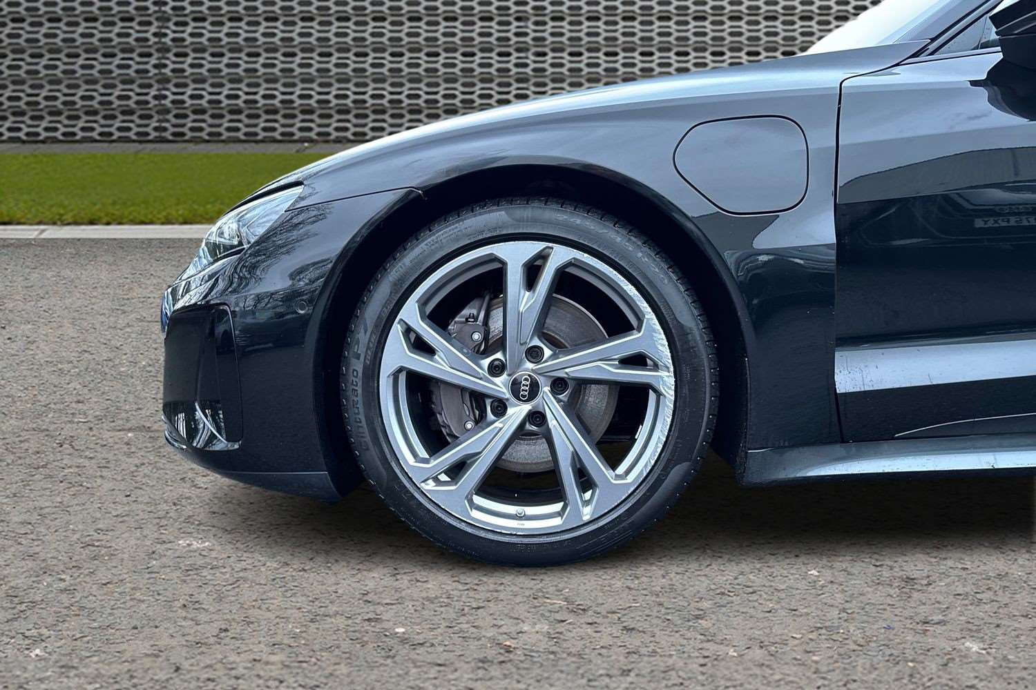 Used Audi e-tron GT 2023 for sale - 77011254: Photo 11