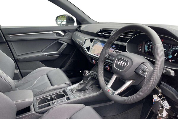 Used Audi Q3 2025 for sale - 76022390: Photo 2