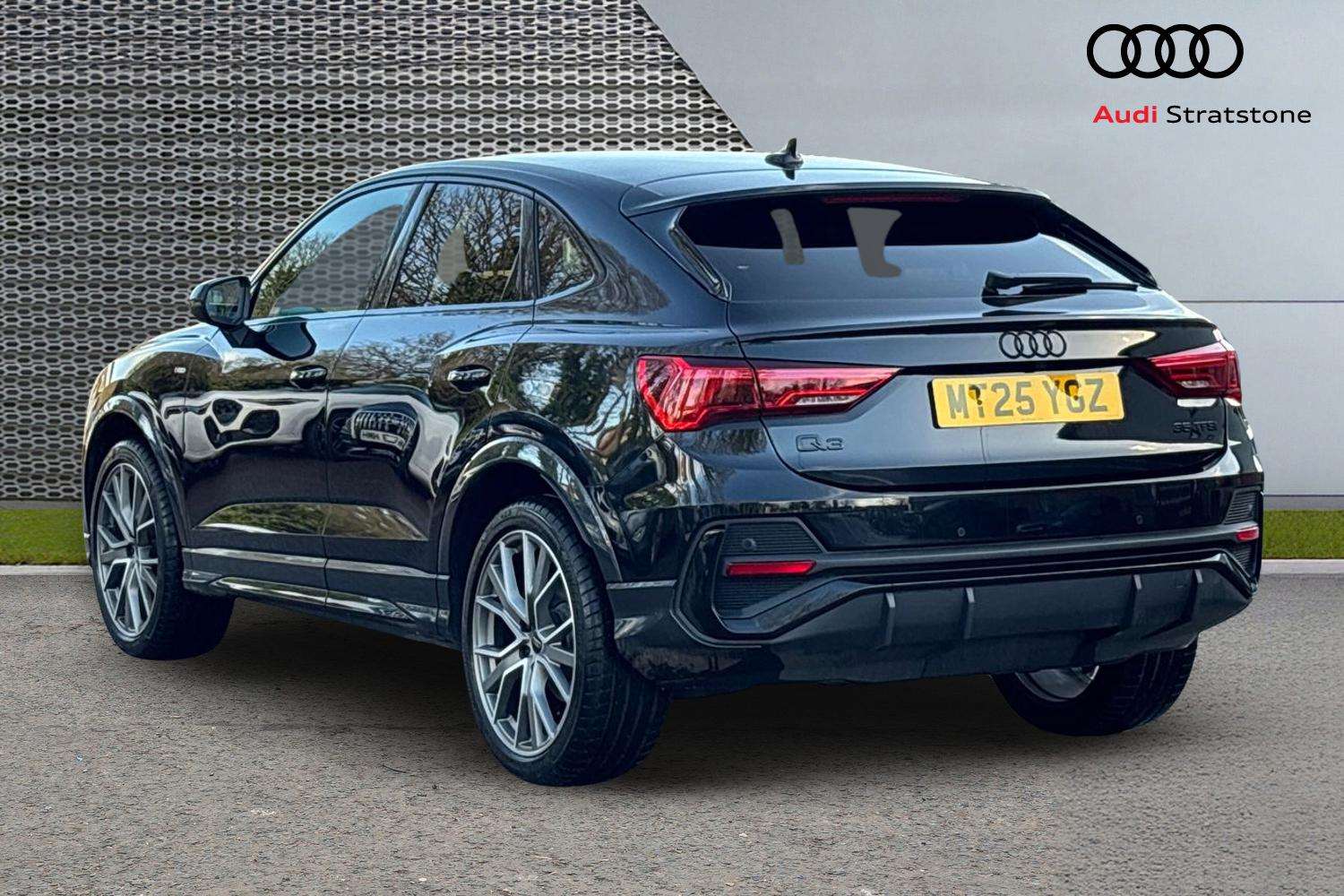 Used Audi Q3 for sale - 77158467: Photo 3