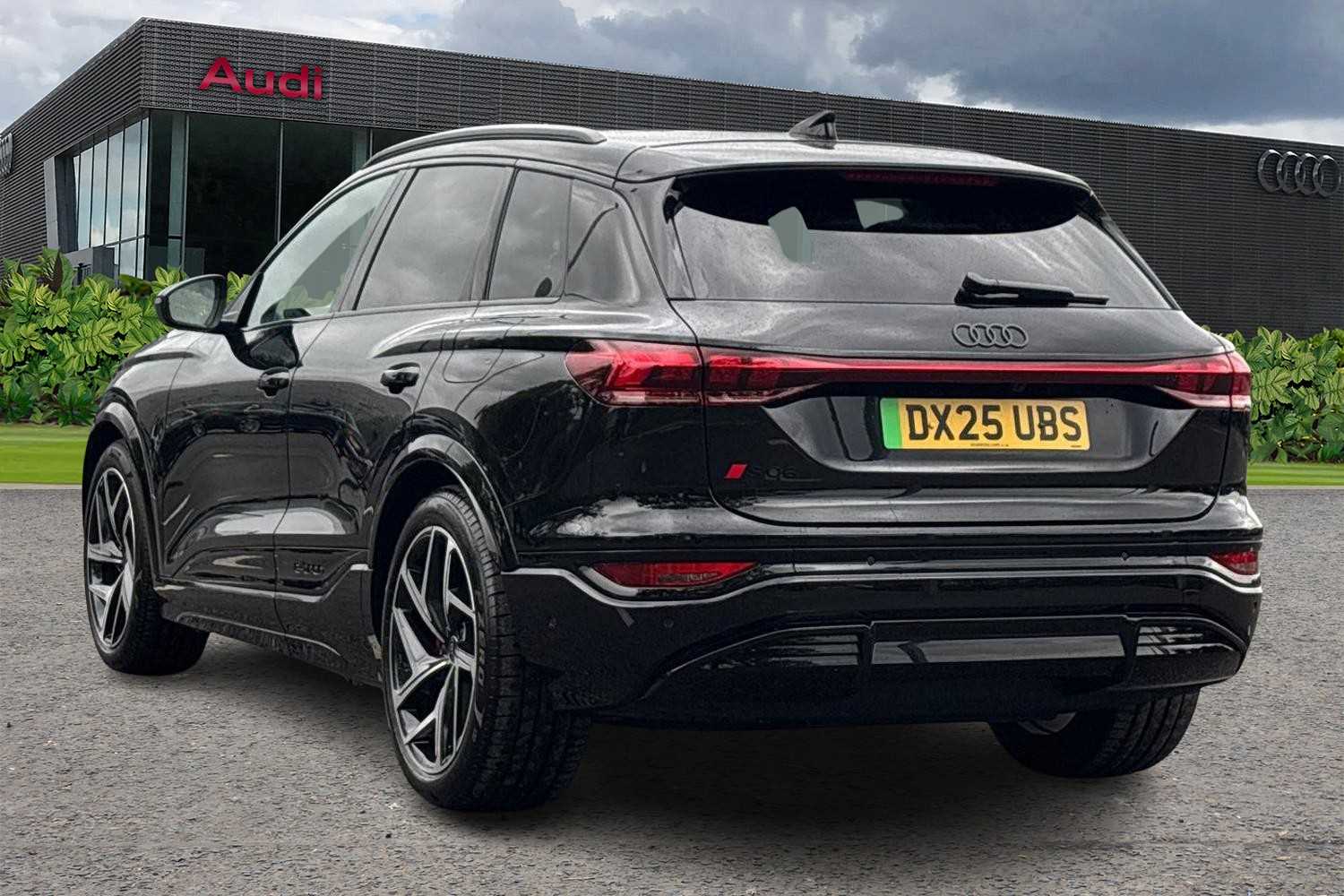 Used Audi Q6 e-tron 2025 for sale - 76298399: Photo 3