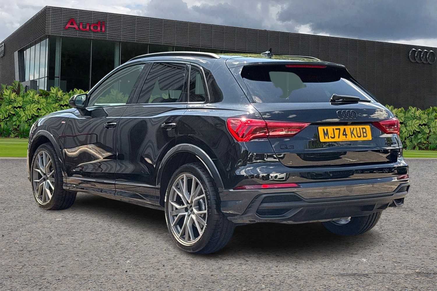 Used Audi Q3 2024 for sale - 77099632: Photo 3