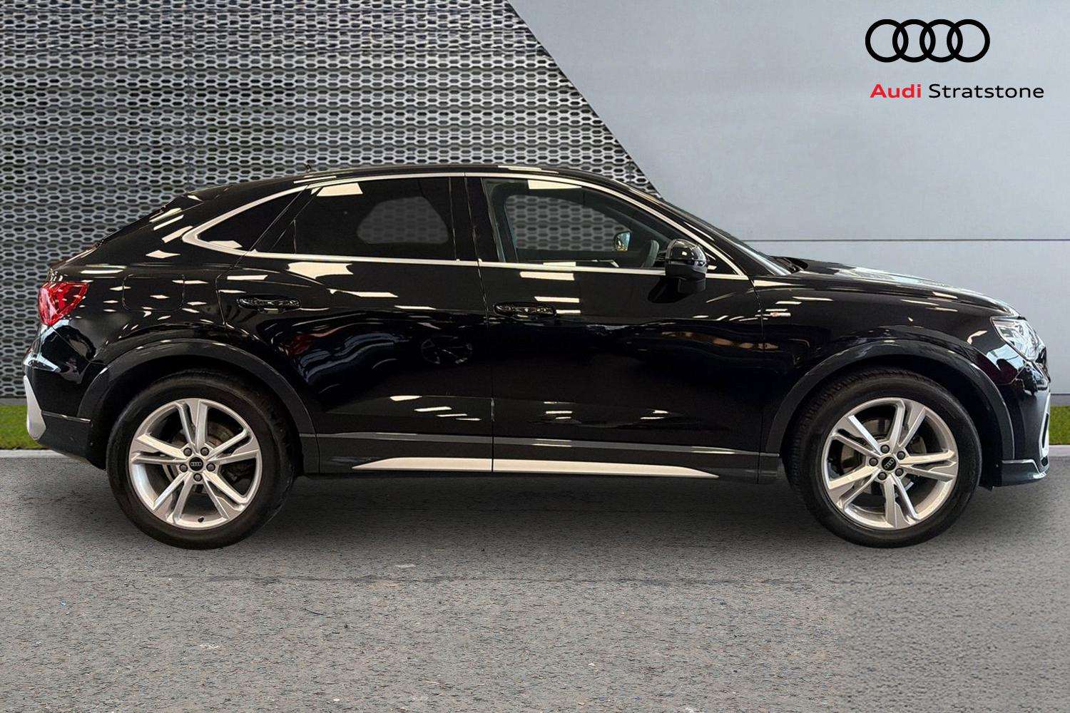 Used Audi Q3 2024 for sale - 77913623: Photo 4