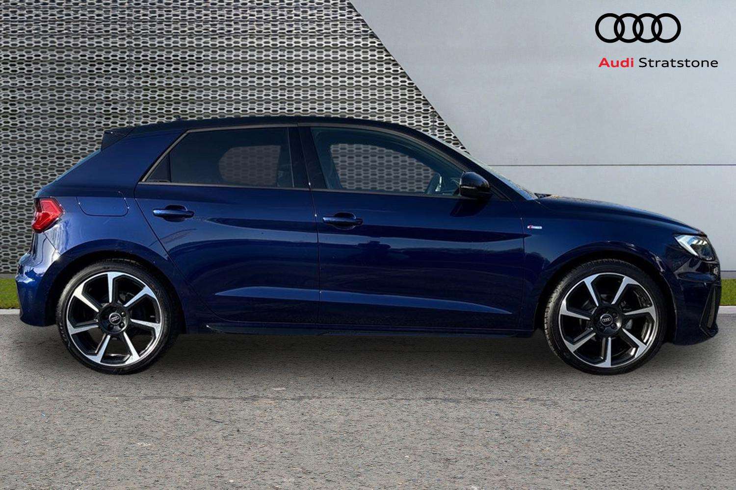 Used Audi A1 2023 for sale - 76442405: Photo 4