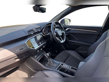 Used Audi Q3 2023 for sale - 78104416: Photo