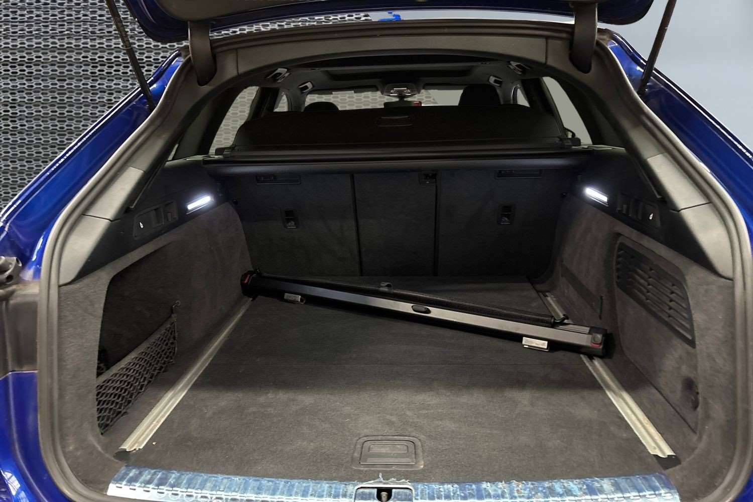 Used Audi RS6 2023 for sale - 76401421: Photo 13