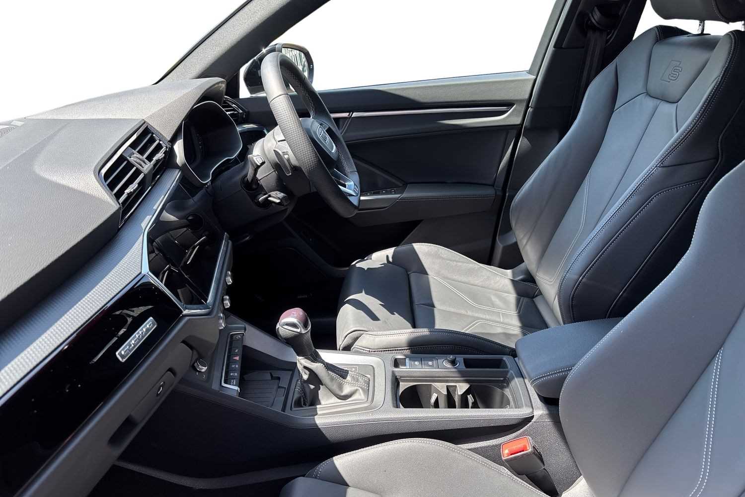 Used Audi Q3 2024 for sale - 76113527: Photo 2