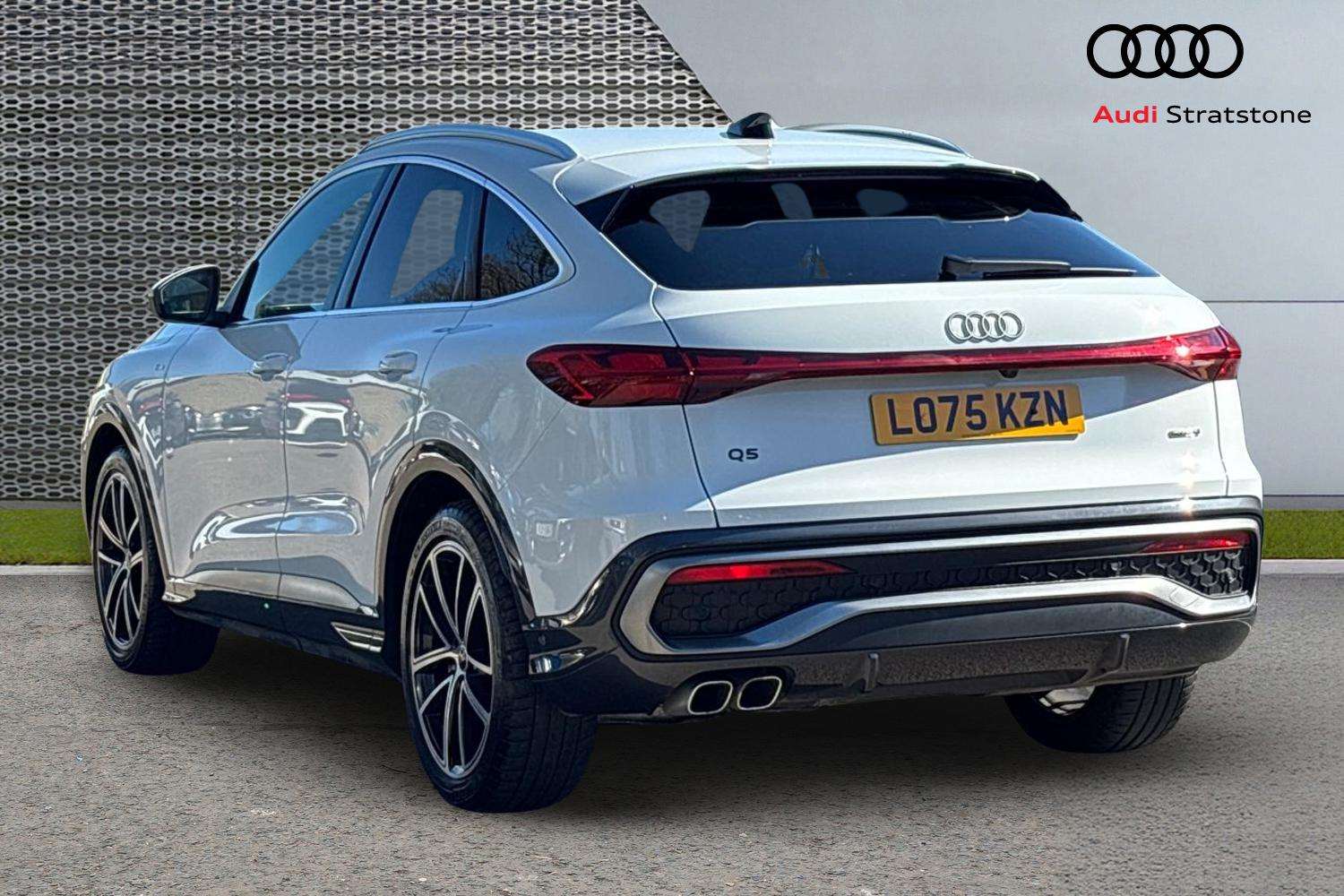 Used Audi Q5 2025 for sale - 77942859: Photo 3