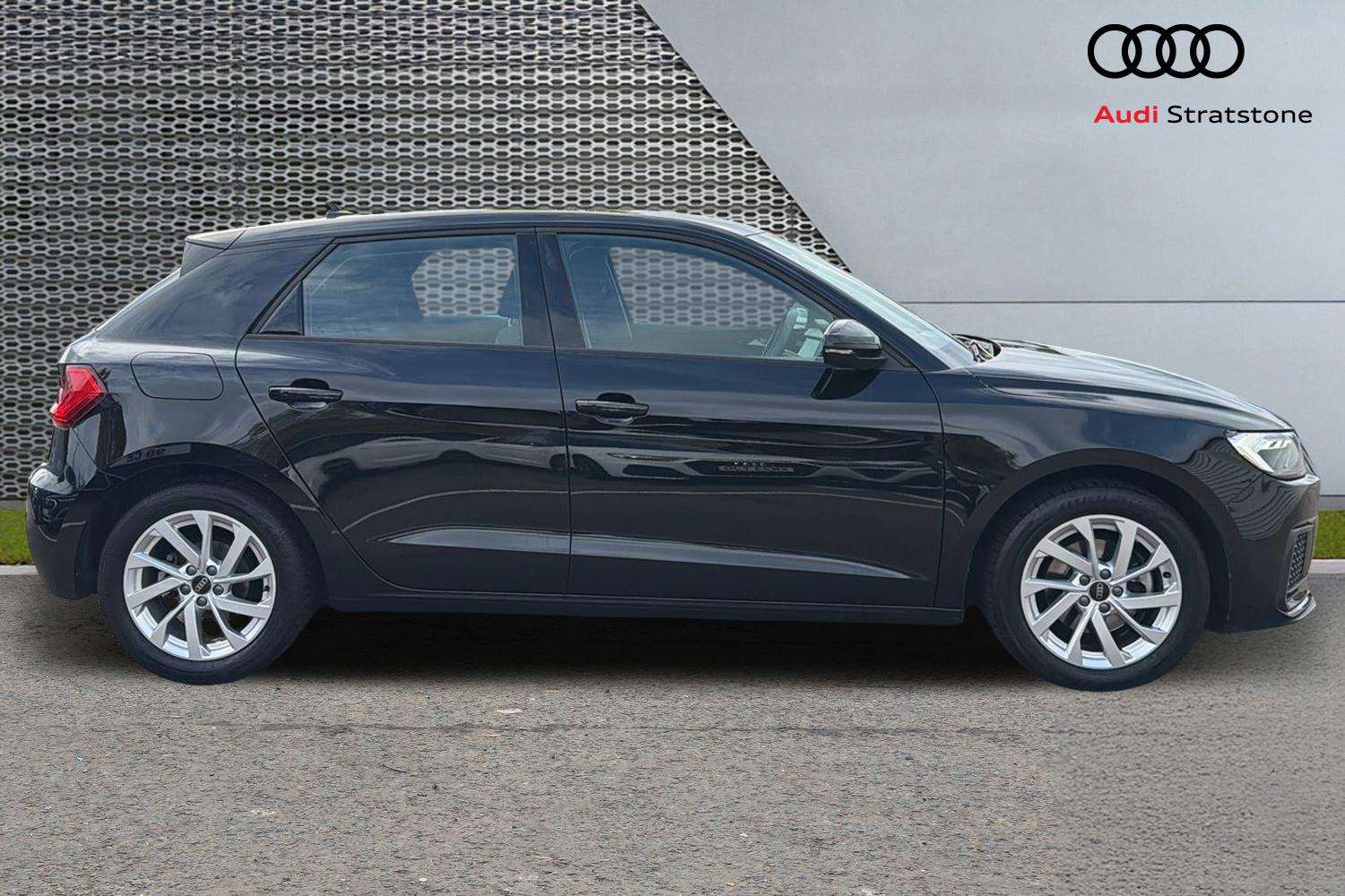 Used Audi A1 2023 for sale - 76540770: Photo 4