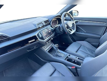 Used Audi Q3 2025 for sale - 77103149: Photo