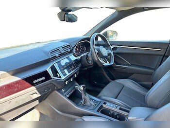 Used Audi Q3 2023 for sale - 78351755: Photo