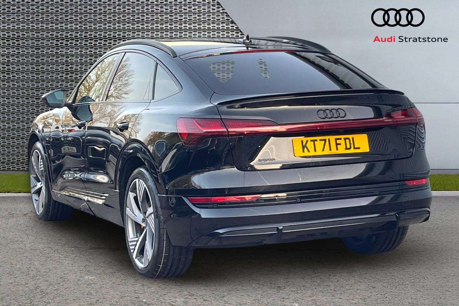 Used Audi e-tron 2021 for sale - 77674844: Photo 3