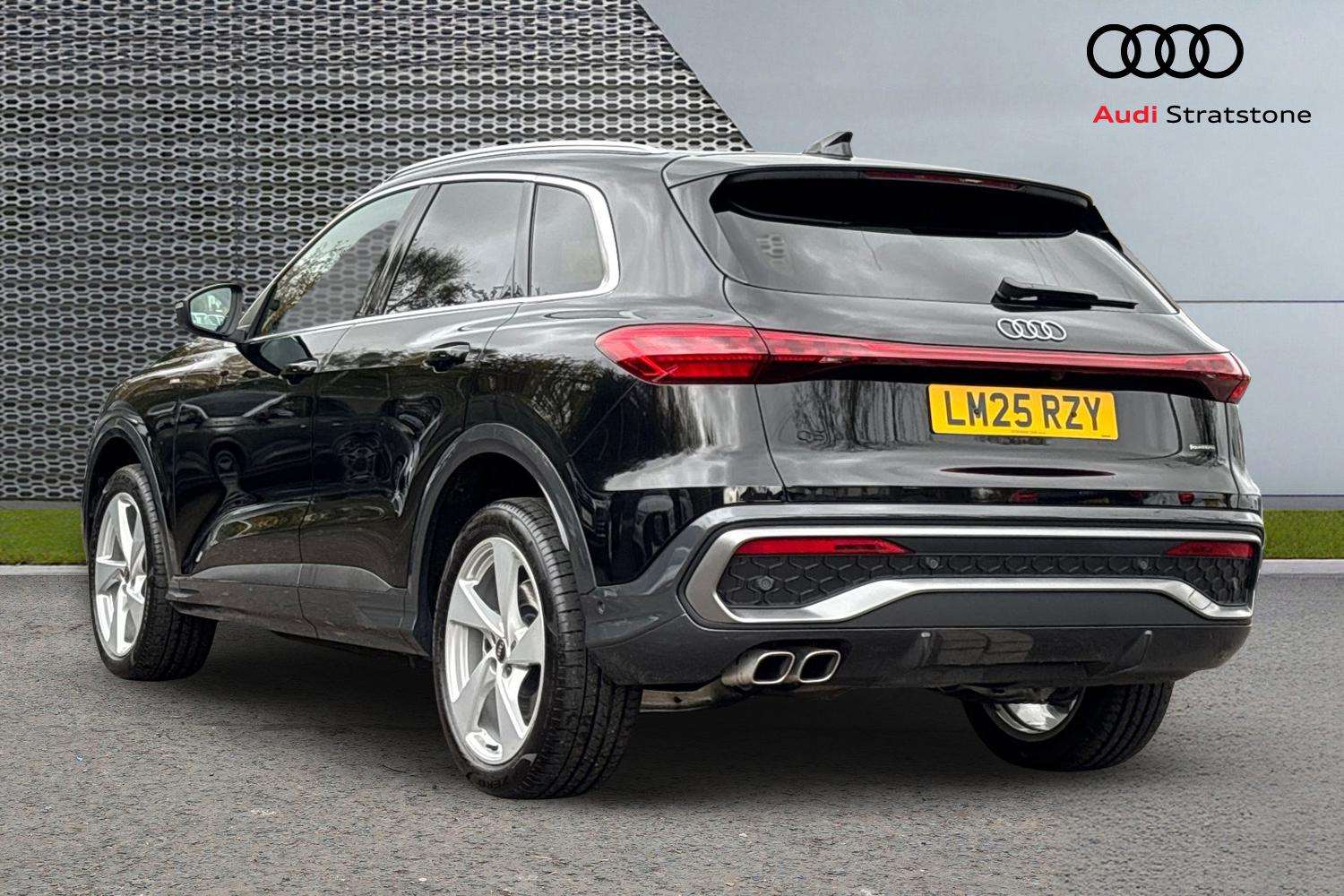 Used Audi Q5 2025 for sale - 76339547: Photo 3