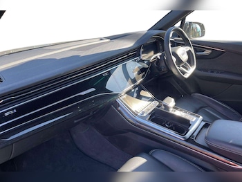 Used Audi Q7 2024 for sale - 77914068: Photo