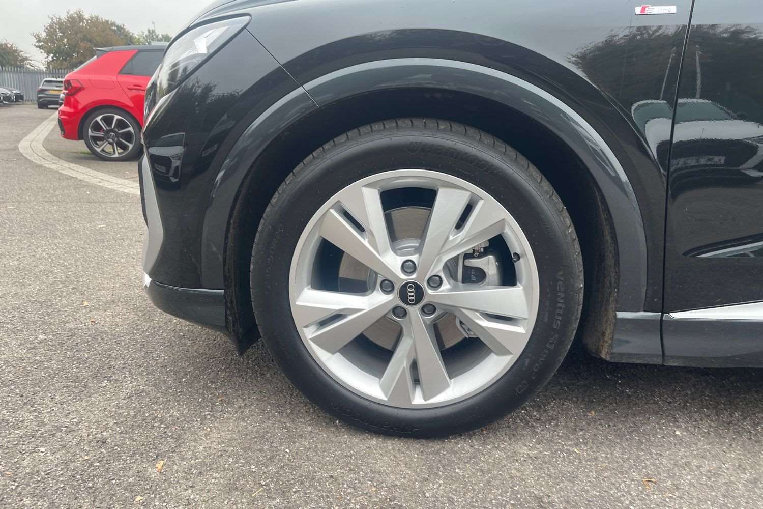 Used Audi Q4 e-tron 2025 for sale - 76746120: Photo 11