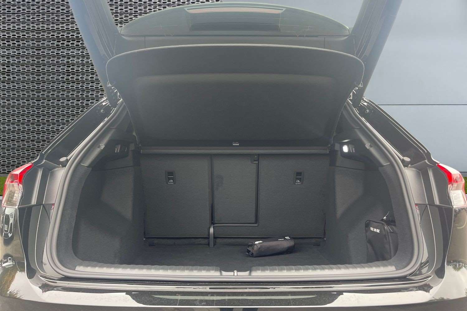 Used Audi Q4 e-tron 2025 for sale - 76746120: Photo 13