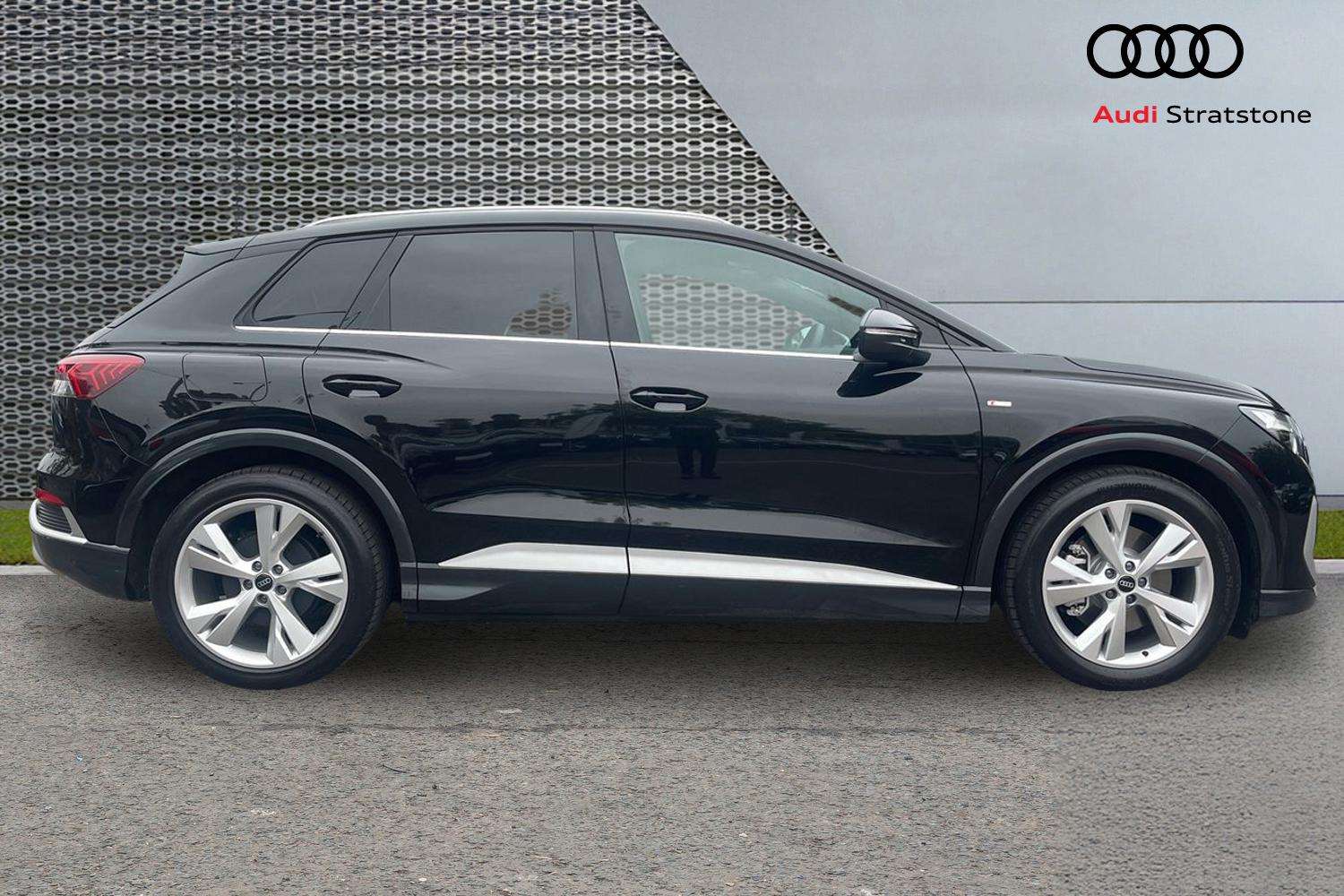 Used Audi Q4 e-tron 2025 for sale - 76746120: Photo 4