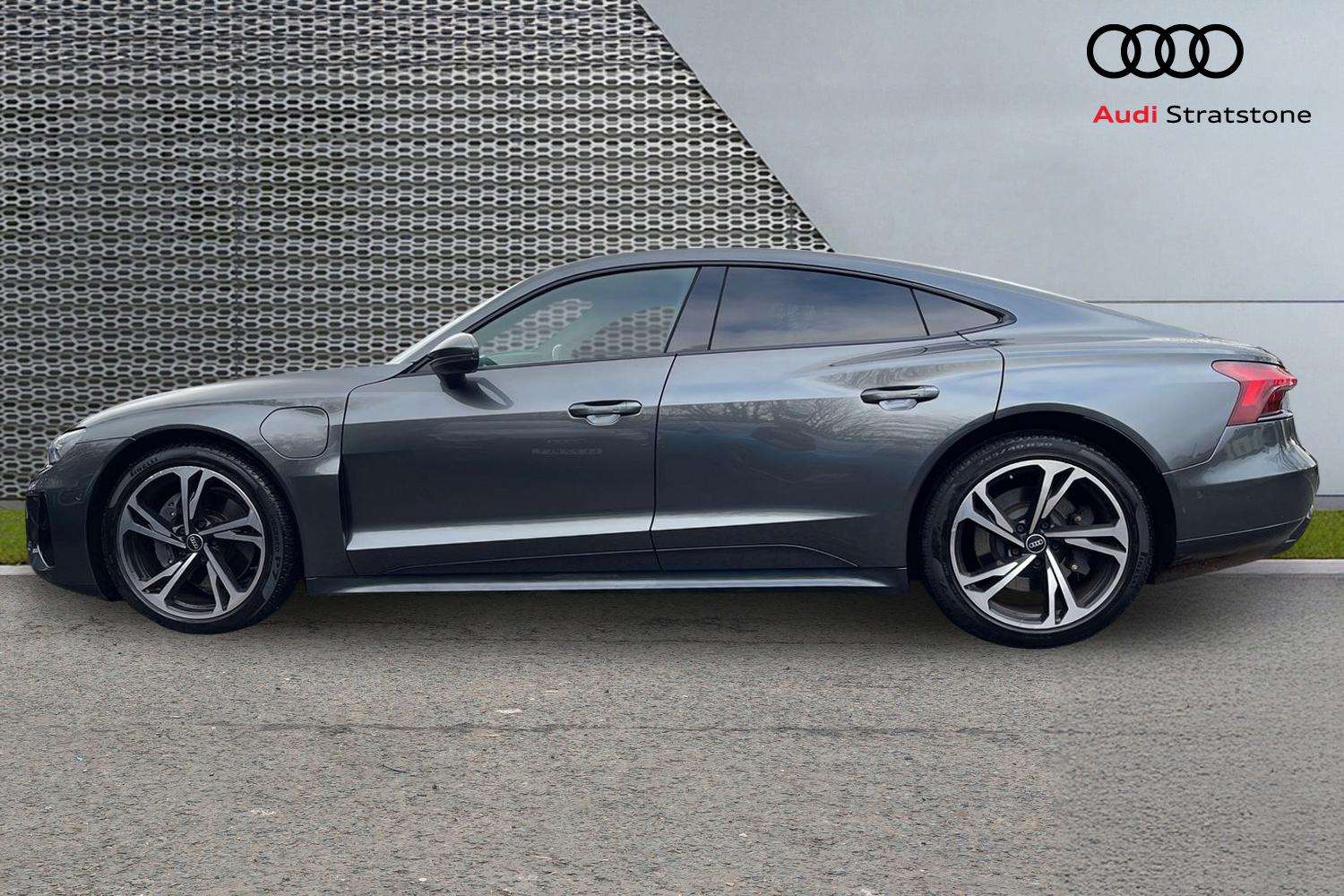 Used Audi e-tron GT 2023 for sale - 76668985: Photo 8