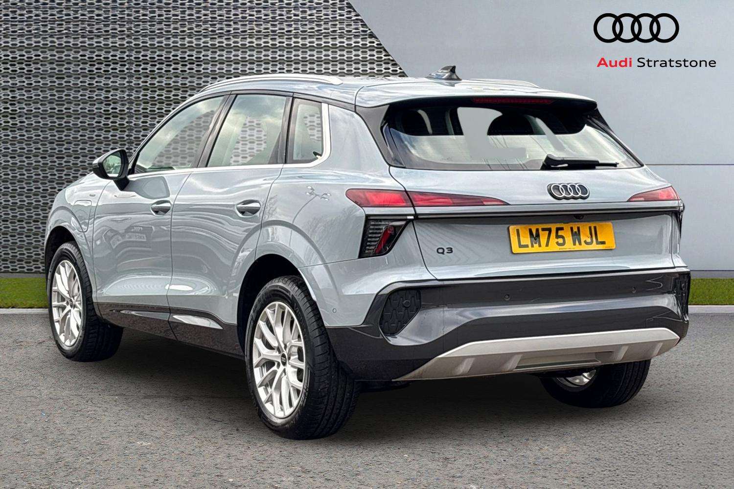 Used Audi Q3 2025 for sale - 77373871: Photo 3