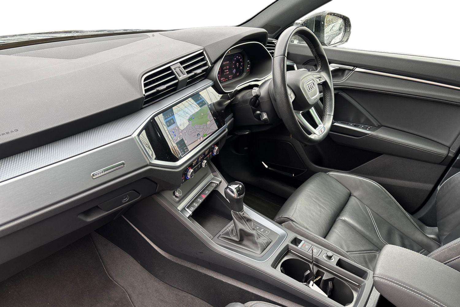 Used Audi Q3 2021 for sale - 76967724: Photo 2