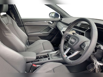 Used Audi Q3 2023 for sale - 75981360: Photo