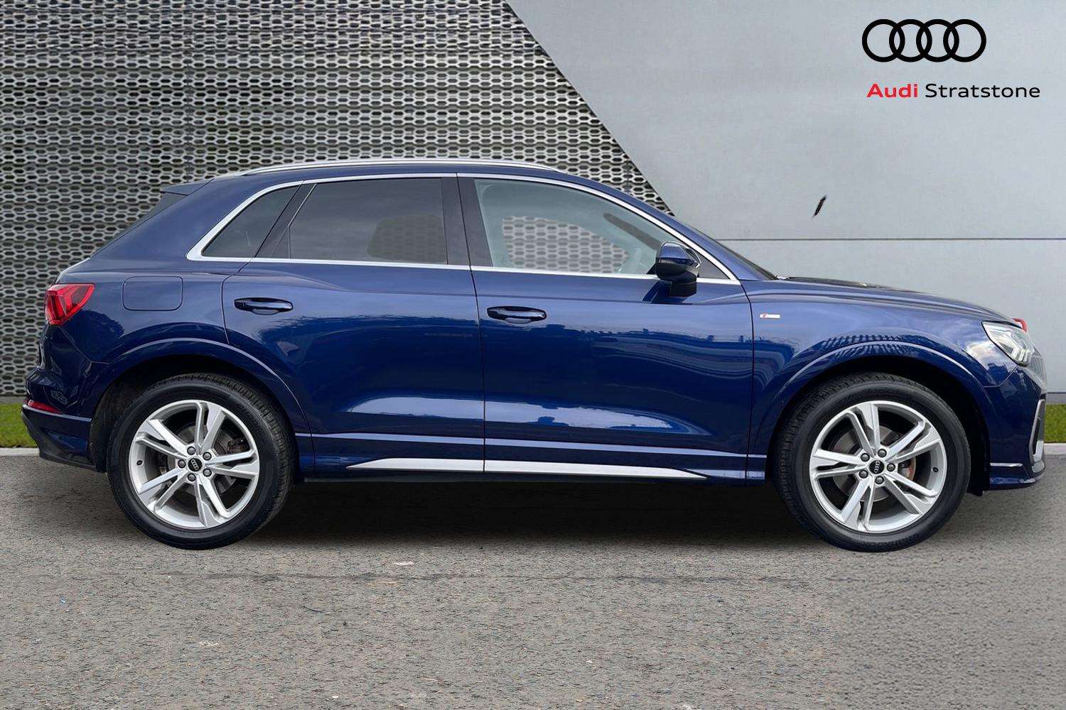 Used Audi Q3 2023 for sale - 75981360: Photo 4