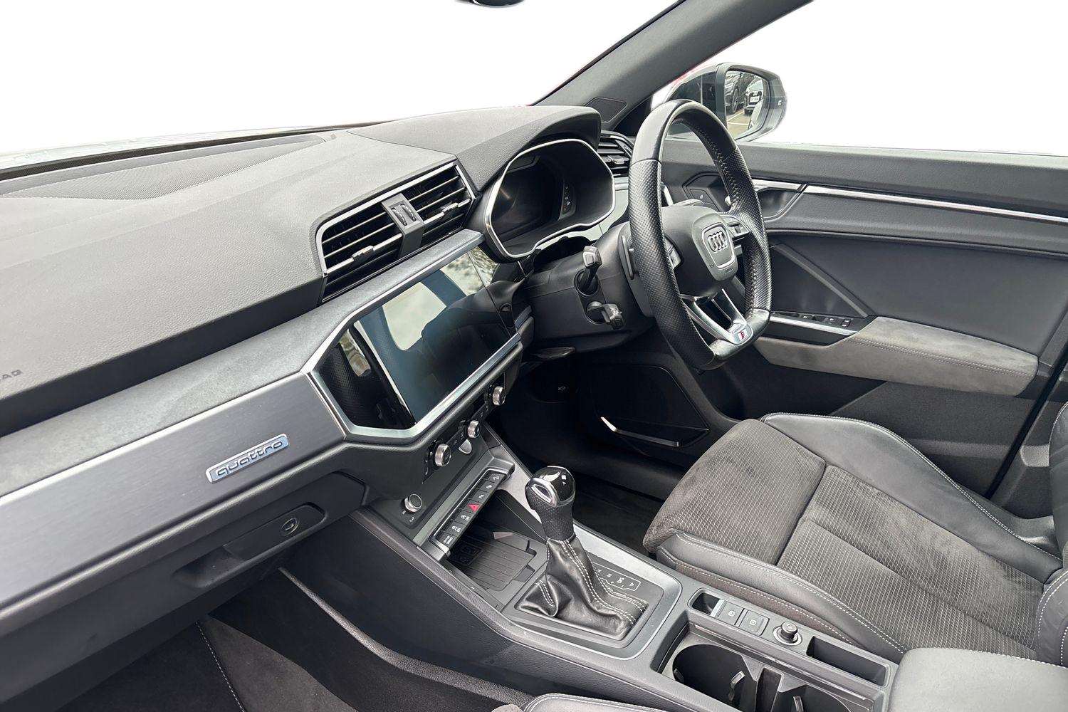 Used Audi Q3 2020 for sale - 76435803: Photo 2