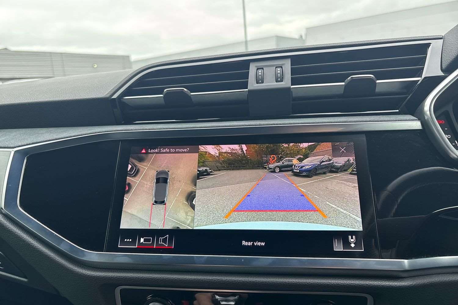 Used Audi Q3 2020 for sale - 76435803: Photo 26