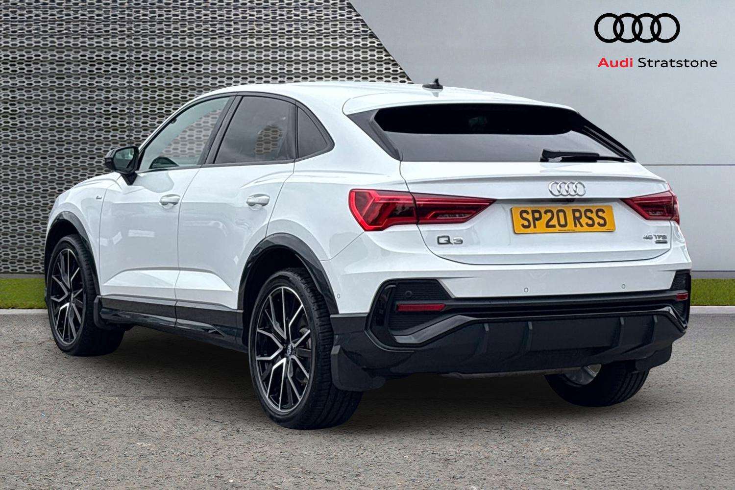 Used Audi Q3 2020 for sale - 76435803: Photo 3