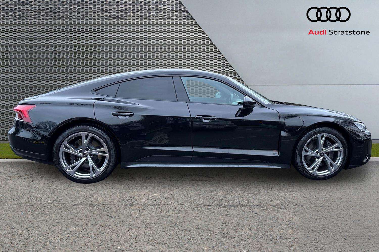 Used Audi e-tron GT 2023 for sale - 77219717: Photo 4