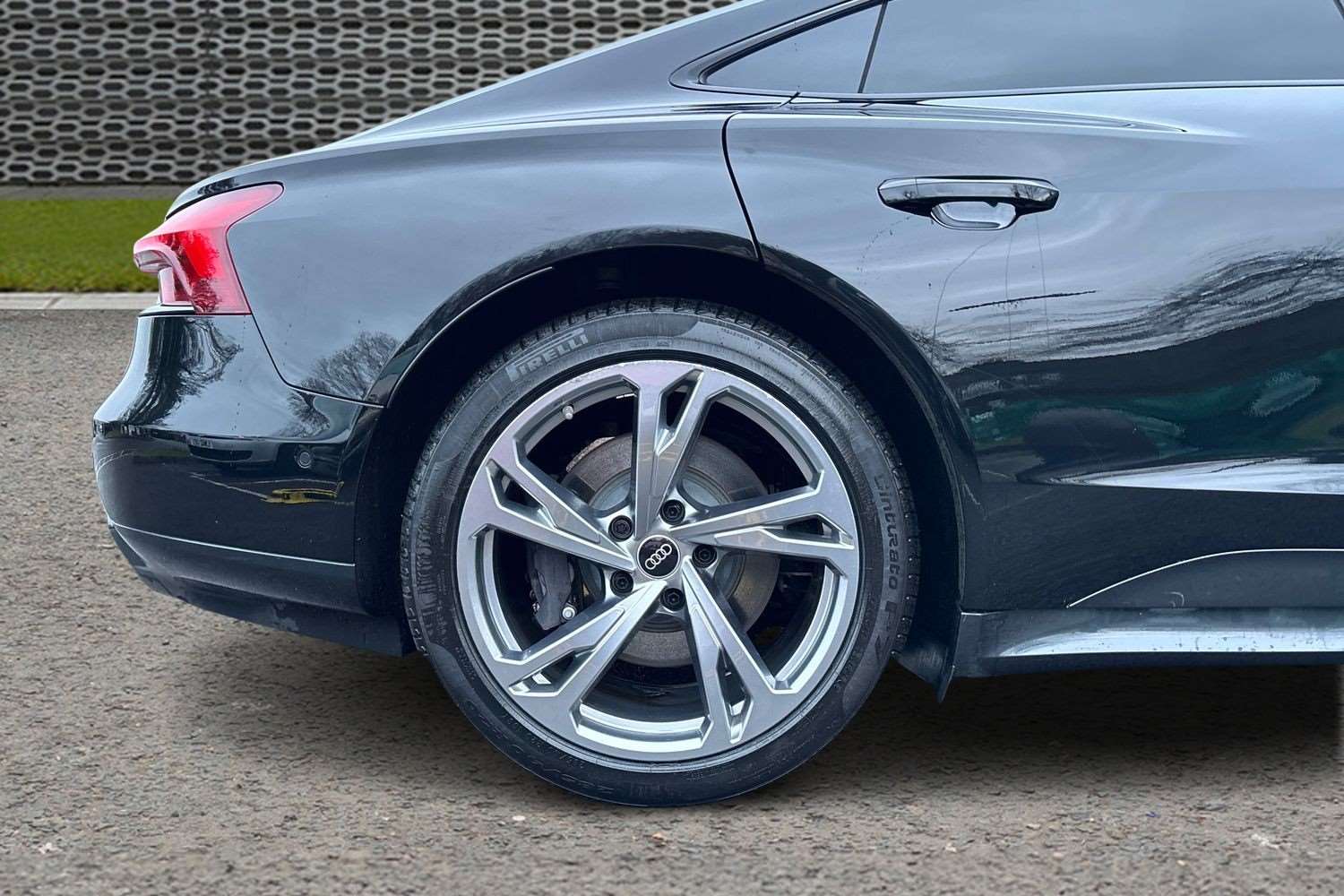 Used Audi e-tron GT 2023 for sale - 77219717: Photo 9