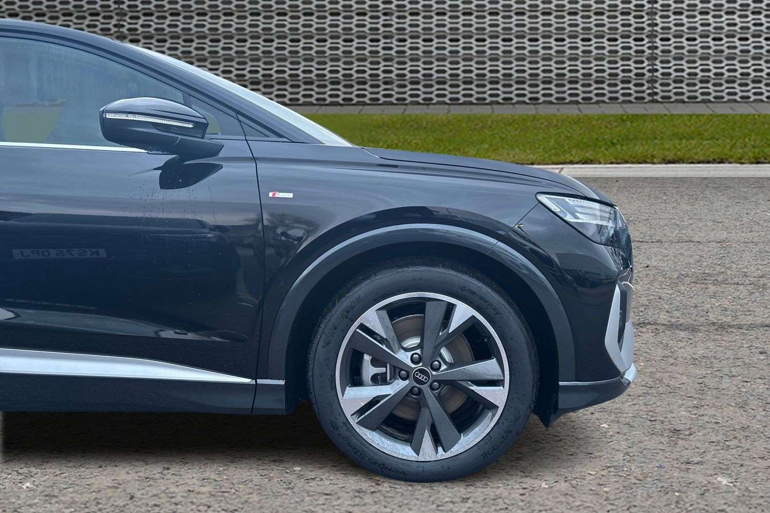 Used Audi Q4 e-tron 2025 for sale - 77347983: Photo 5