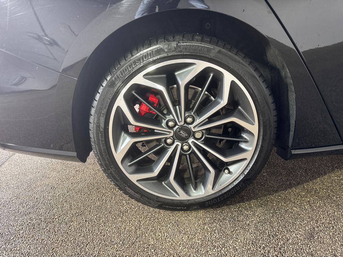Used Ford Focus 2023 for sale - 76355051: Photo 11