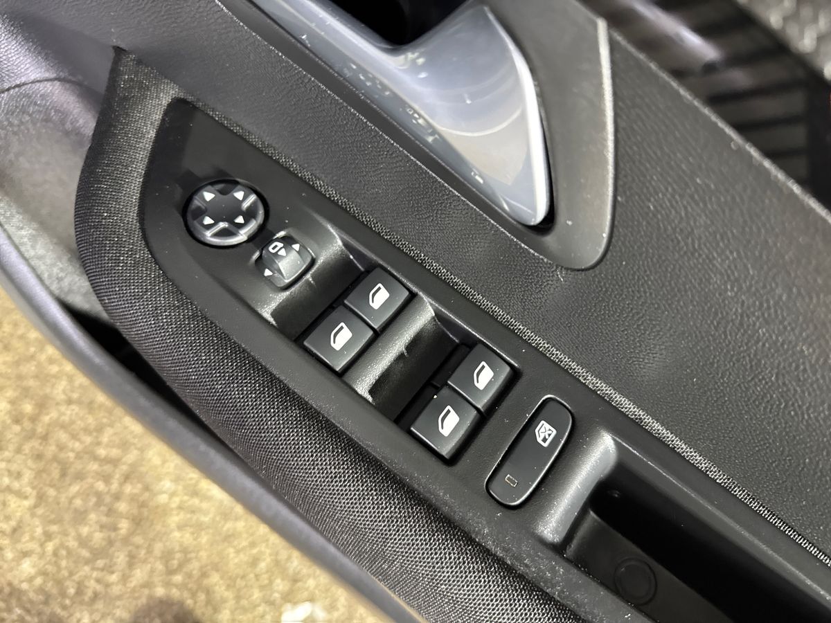 Used Peugeot 208 2022 for sale - 77592044: Photo 24