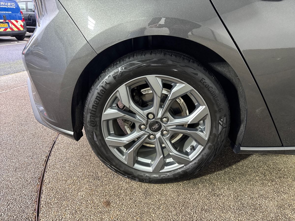 Used Ford Focus 2023 for sale - 76847077: Photo 11