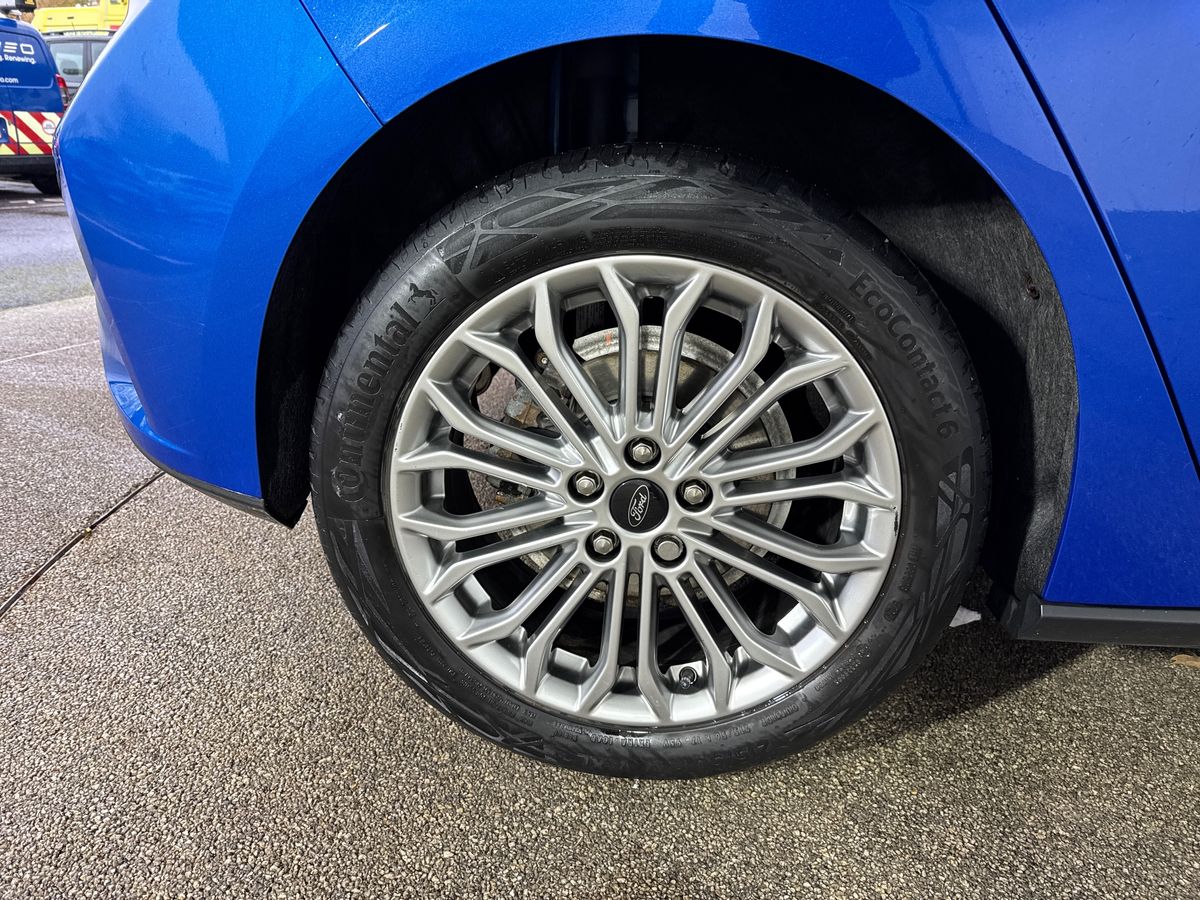 Used Ford Focus 2021 for sale - 76847057: Photo 11