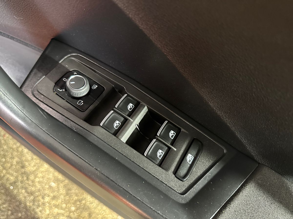 Used Volkswagen T-Roc 2019 for sale - 76172415: Photo 24