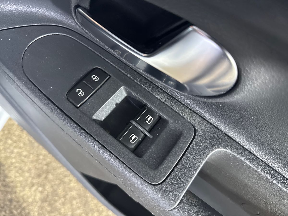 Used Volkswagen up! 2017 for sale - 77218742: Photo 24