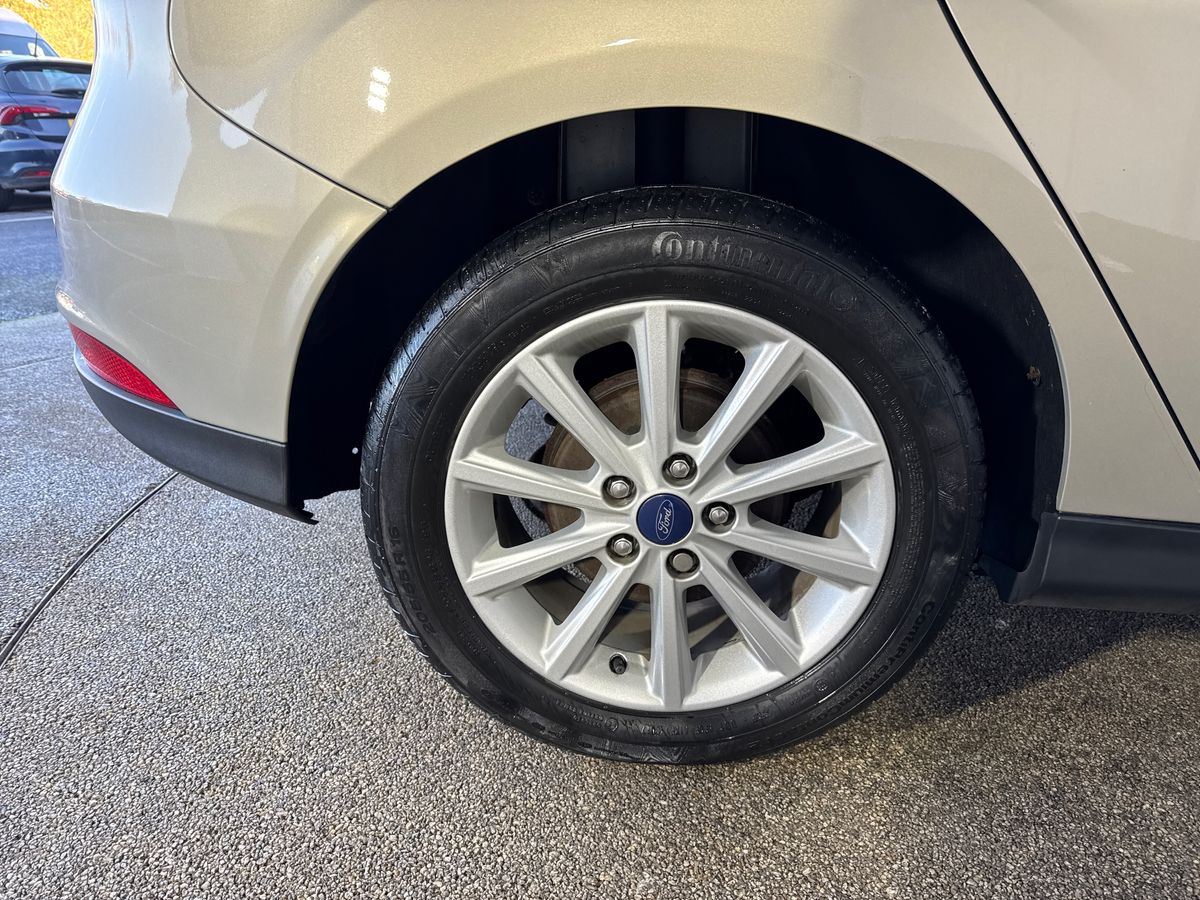 Used Ford Focus 2017 for sale - 76664389: Photo 11