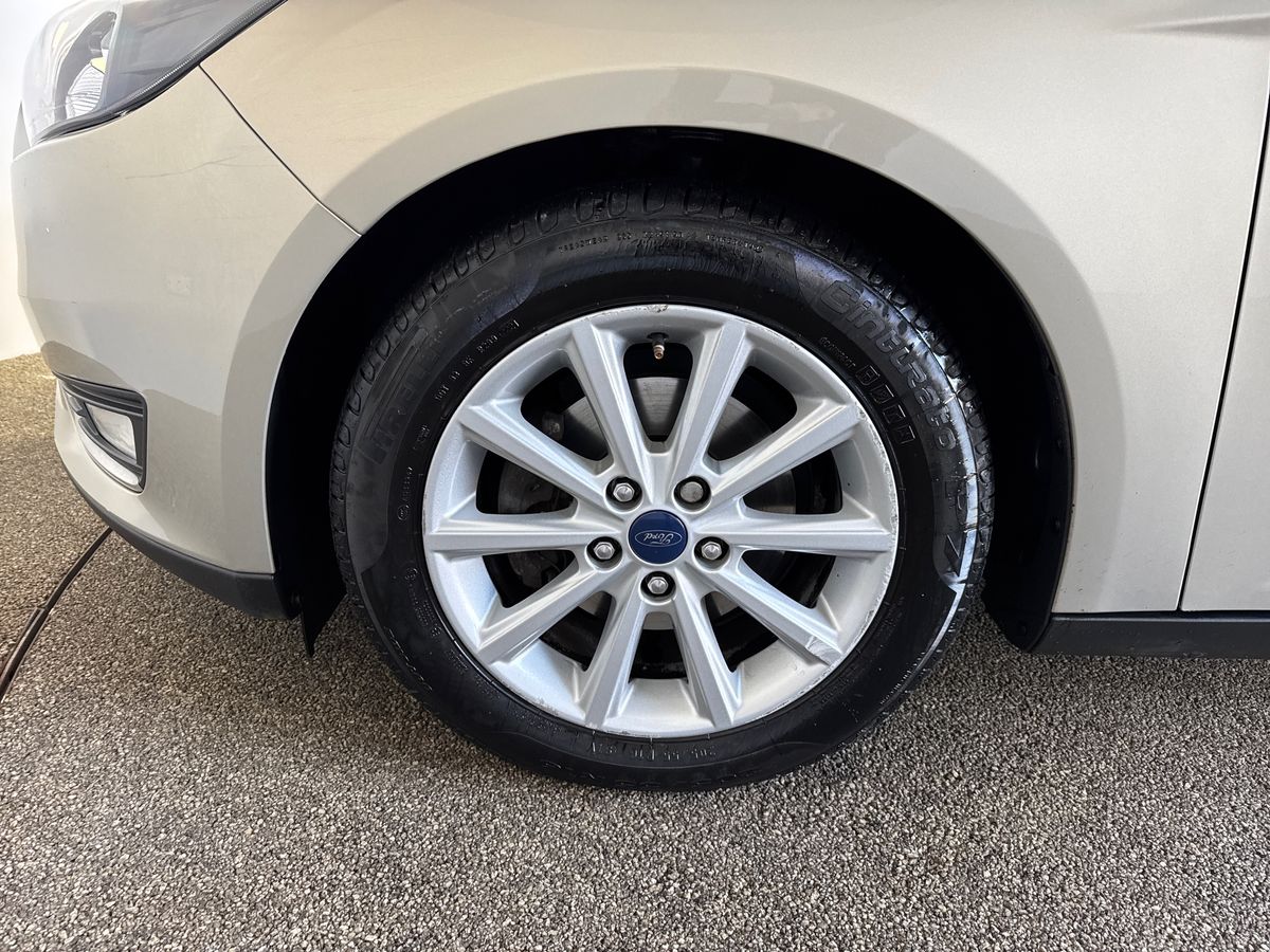 Used Ford Focus 2017 for sale - 76664389: Photo 14