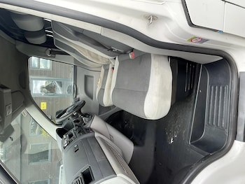 Used Volkswagen Transporter 2015 for sale - 77690748: Photo