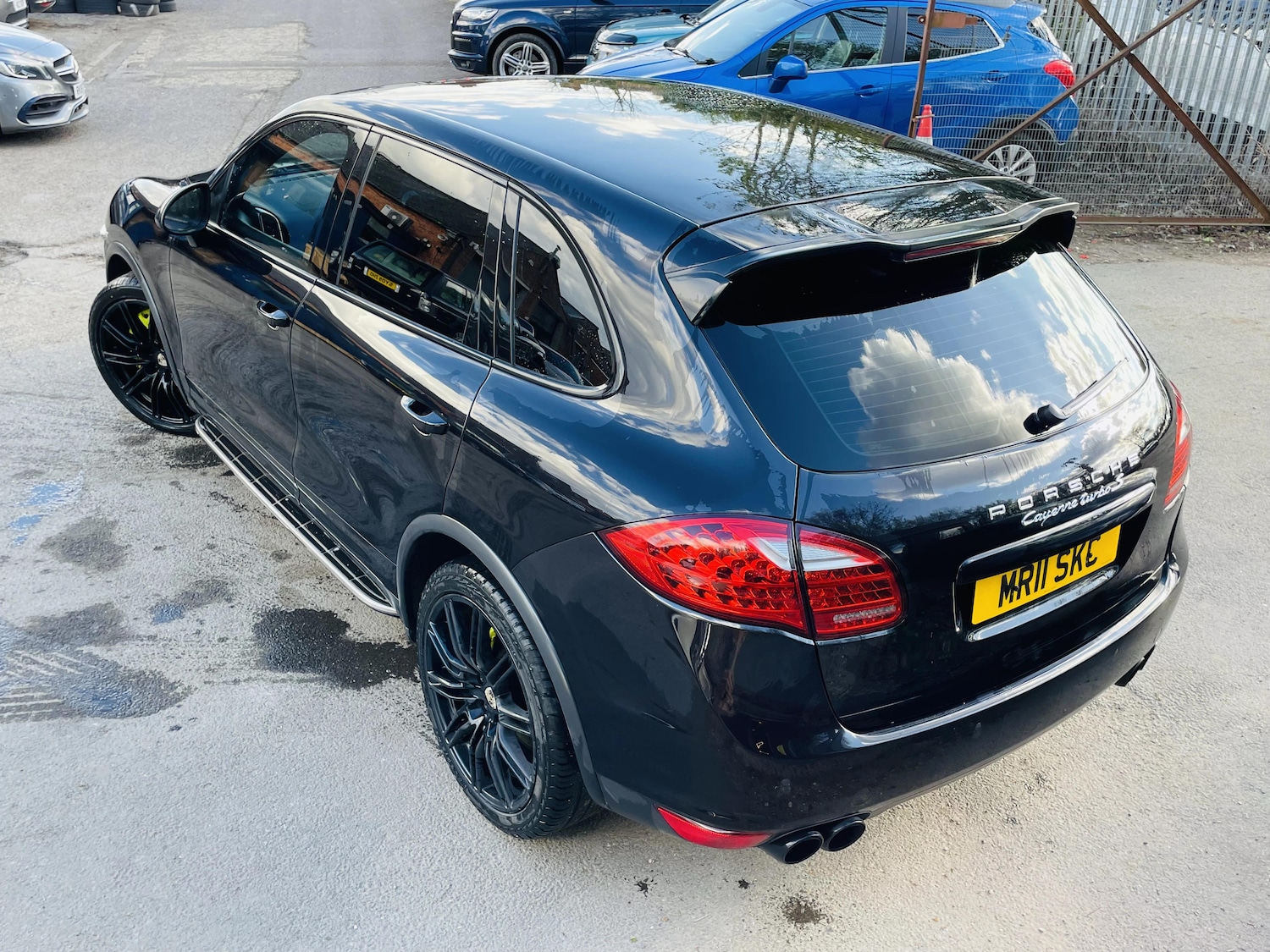 Used Porsche Cayenne 2011 for sale - 78101519: Photo 2