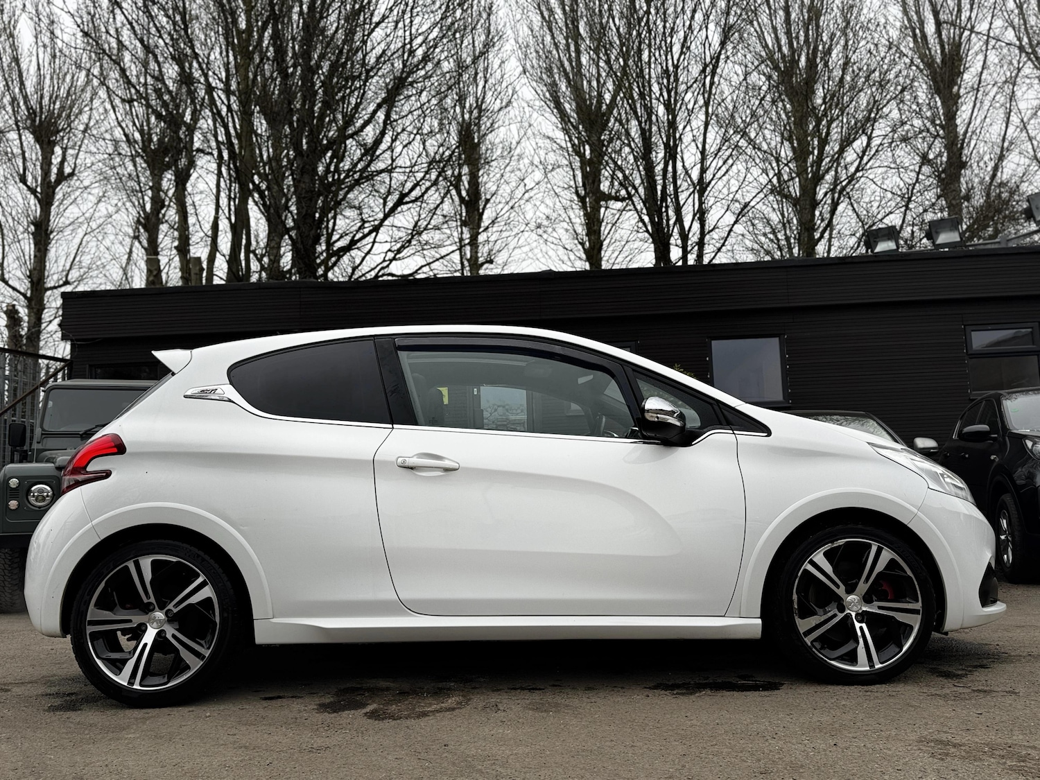 Used Peugeot 208 2018 for sale - 77783017: Photo 2